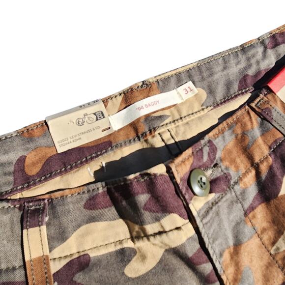 NWT LEVI'S WOMEN'S CARGO PANTS CAMO '94 BAGGY WIDE LEG SZ 10 31x30 STREET WEAR - Picture 7 of 10